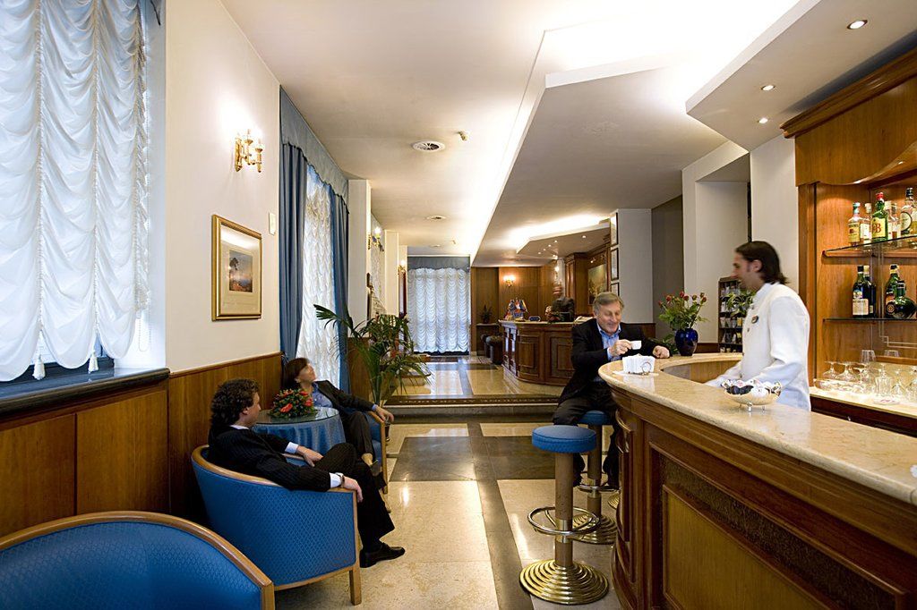 Hotel San Giorgio Наполи Интериор снимка
